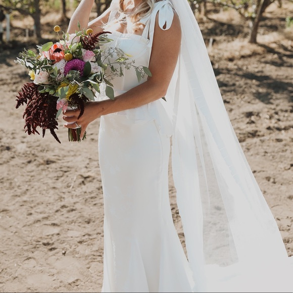 Daughters of Simone Lottie silk wedding dress - Picture 7 of 8